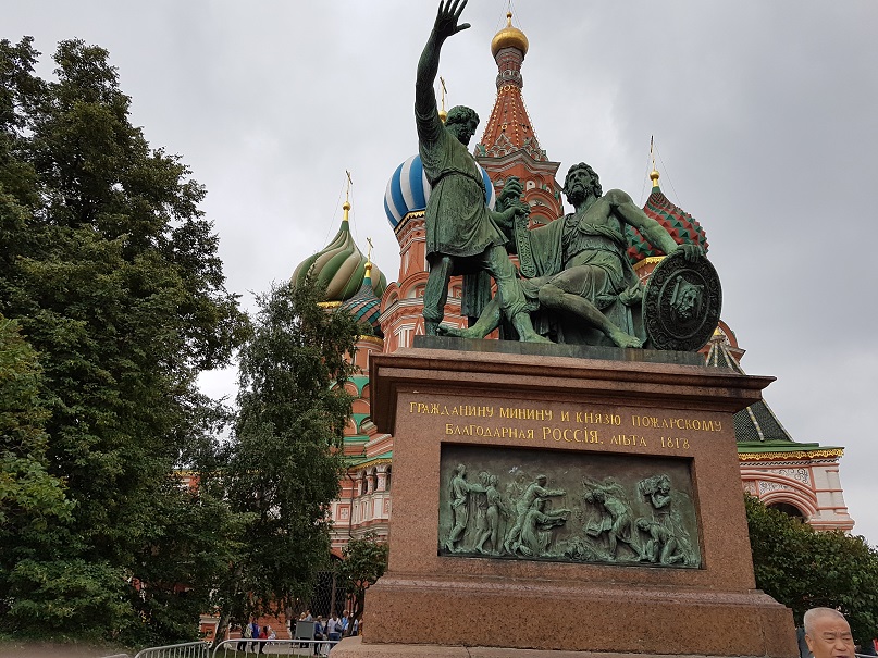 Minin and Pojarski monument in Moscow
